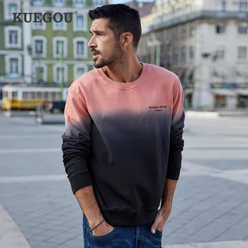 KUEGOU Bombaž jeseni Moški pulover s kapuco majica Gradient Barve Ulične mode zgornji del trenirke moški Visoke Kakovosti vrh MW-9510