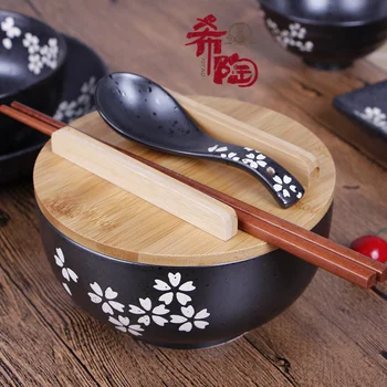 Japonske kuhinje namizna sakura juho ramen rezanec bowl polje korejski letnik črne keramične sklede z žlico in palčke za kritje
