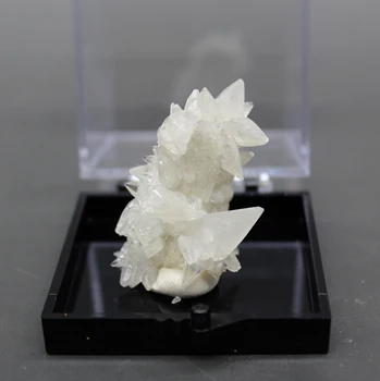 Naravni Fluorescentna kalcita mineralnih vzorcu kamni in zdravilnimi kristali kristali kremena dragih kamnov