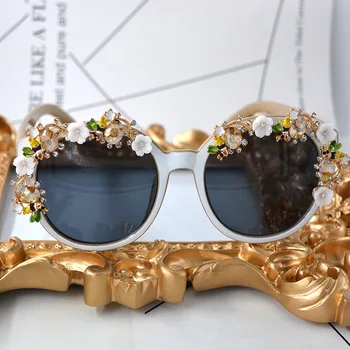 Nova Moda Baročno Ženske Cvet Deklet bela sončna Očala Retro Luksuzni Draguljev ptica sončna Očala Poletje Plaža Očala