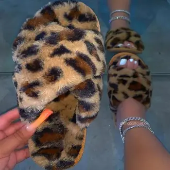 New Vroče Prodajo Žensk Copate Leopard Krzno Strani Zimo Hišne Copate 2020 Modni, Topli Notranji Čevlji Dame Mehko Križ Copate