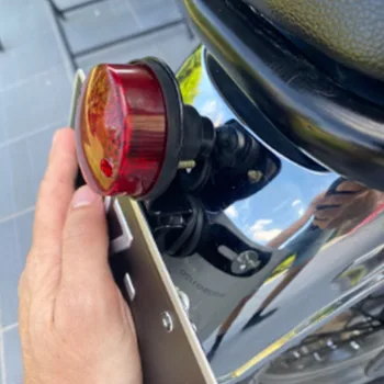 1Pcs 12V motorno kolo LED Retro Rdeča Zadaj Rep Zavore Lučka Stop Svetilka W/ Tablice Nastavek za Harley Honda Suzuki Chopper Plovec