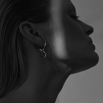 HUANZHI 2020 Kovinski vozlane Geometrijske Nezakonitih Uho, Kosti Posnetek Brez Prebodli Uho Zlato Iver Barve za Ženske Dekle Stranka Nakit